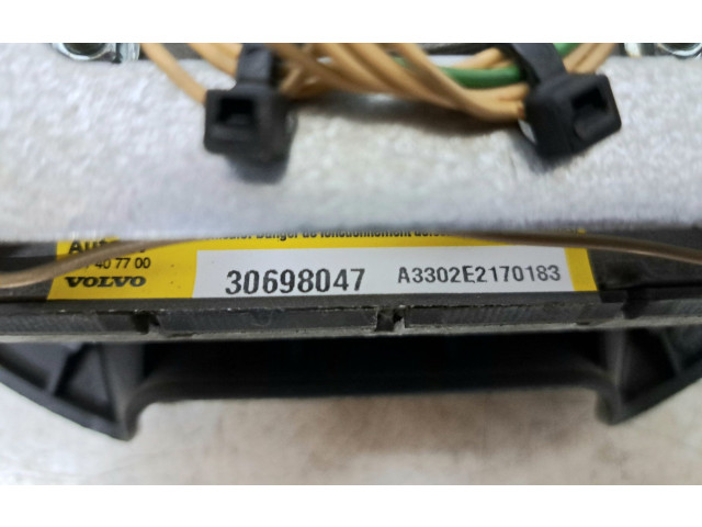 Подушка безопасности водителя 30698047   Volvo V70