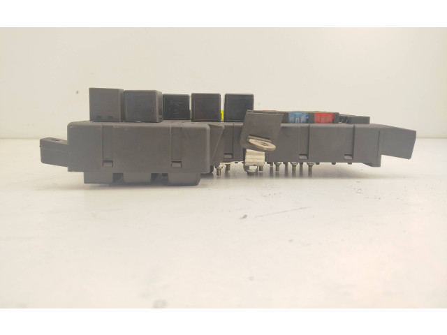 Блок предохранителей 8637841, 518717004   Volvo S80    