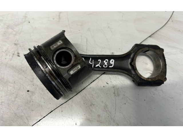  Поршень с шатуном    Mercedes-Benz E W211  