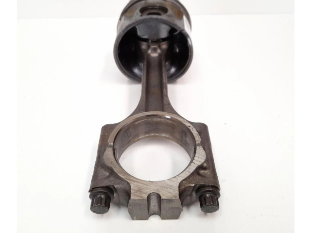  Поршень с шатуном    Volvo XC90  