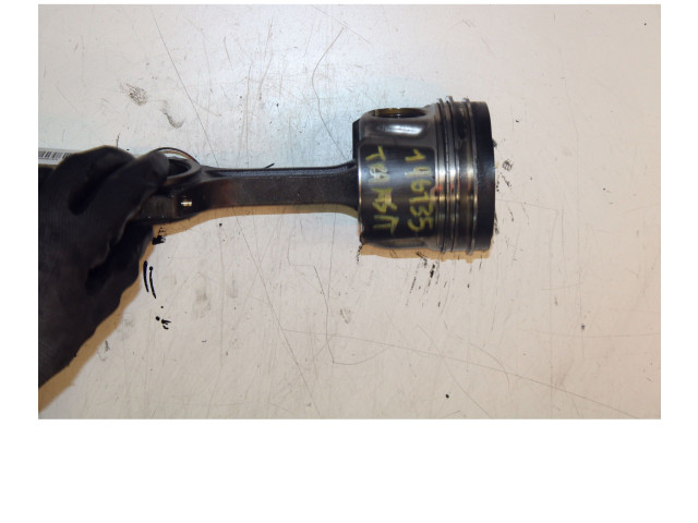 Píst    Ford Transit Custom    YLF6 