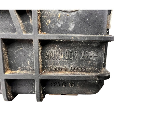 Pojistková skříňka Турбина 057145722N, 6NW009228 Audi A8 S8 D3 4E 2006