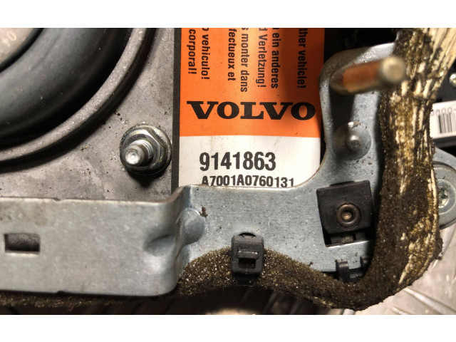 Подушка безопасности водителя 9141863, 634000670581 Volvo V70