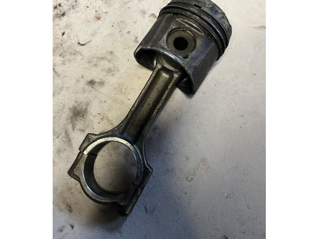 Píst Renault Vel Satis