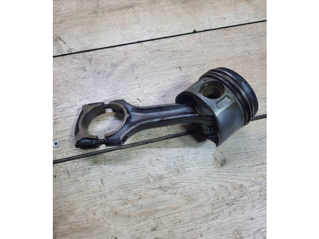 Píst 8854A Mercedes-Benz E W211 -