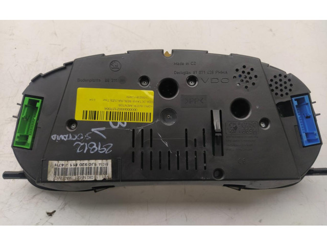 Панель приборов 1U0920811J47H   Skoda Octavia Mk2 (1Z)       