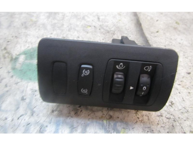 Блок управления Renault Clio III