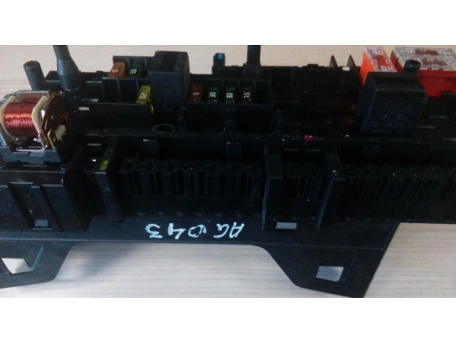   Pojistková skříňka 168298, AG043   Mercedes-Benz E A207 2010