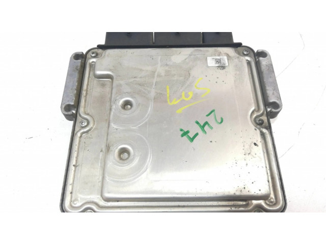 Блок управления двигателя 0281030439 Dacia Duster