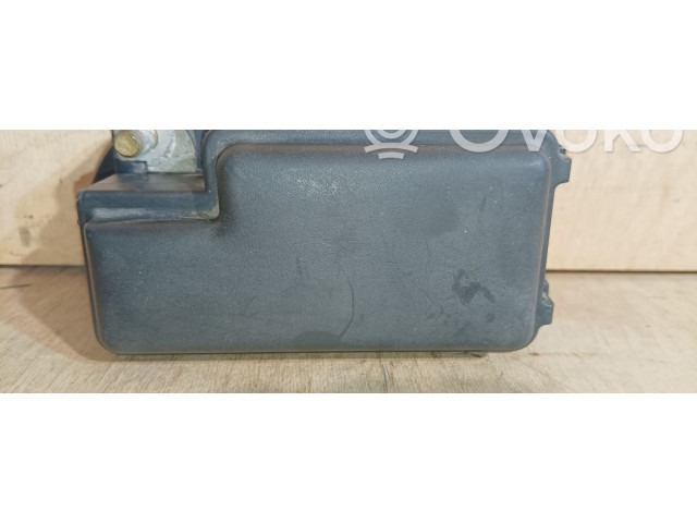 Блок предохранителей LNA2800DE Jaguar XJ X300