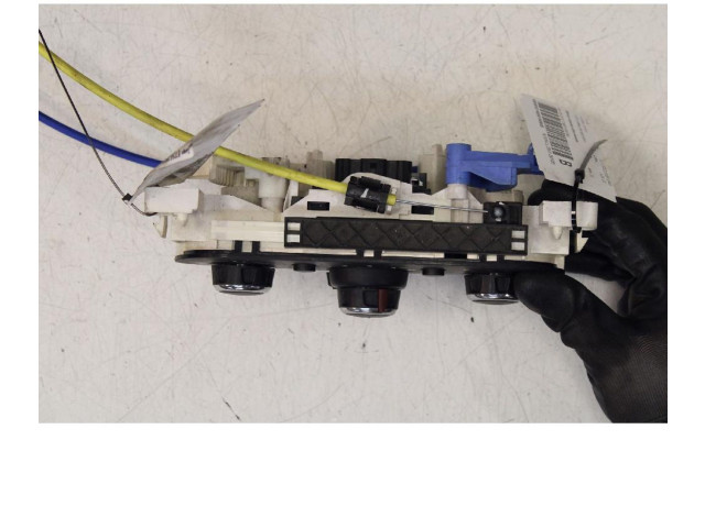 Блок управления климат-контролем    Dacia Sandero