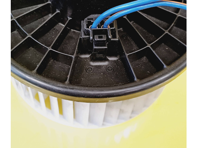 Вентилятор печки 2727000200 Daihatsu Cuore