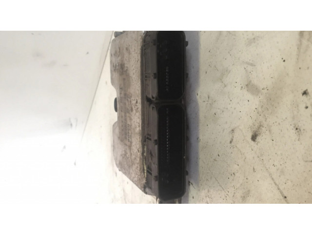 Řídící jednotka 038906013   Audi A3 S3 8L 2002