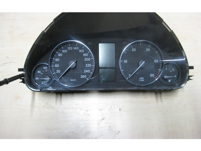 Přístrojová deska Mercedes-Benz C W203 2005 A2035407547, 110080266011