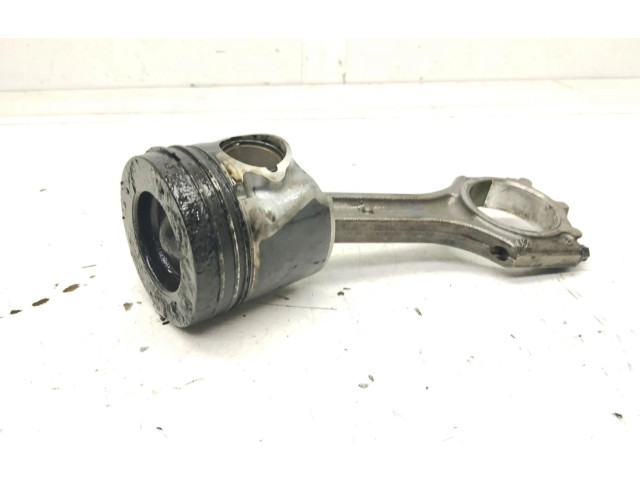 Píst    Hyundai i30     