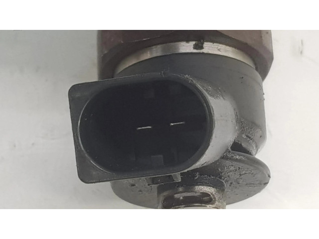 Vstřikovač 13537794435 BMW 3 E90 E91 pro naftový motor 3.0