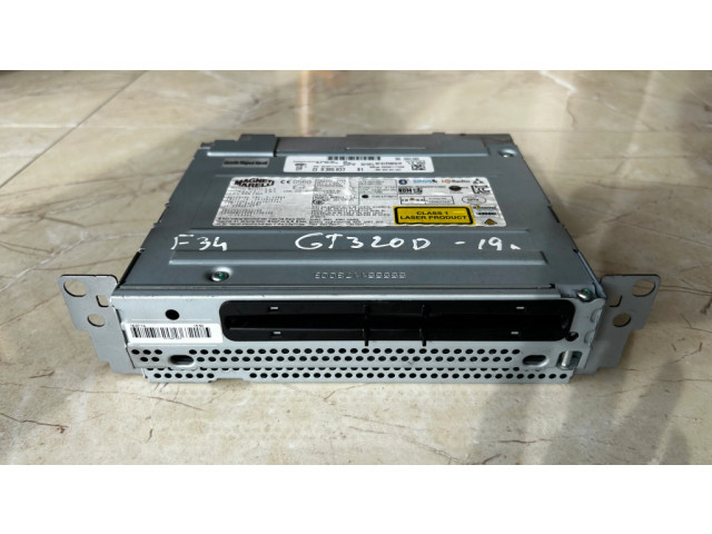 Радио/ проигрыватель CD/DVD / навигация