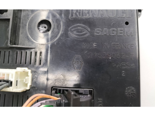 Pojistková skříňka Řídící jednotka BSM P8200621762, 281180842A   Renault Clio III 2007