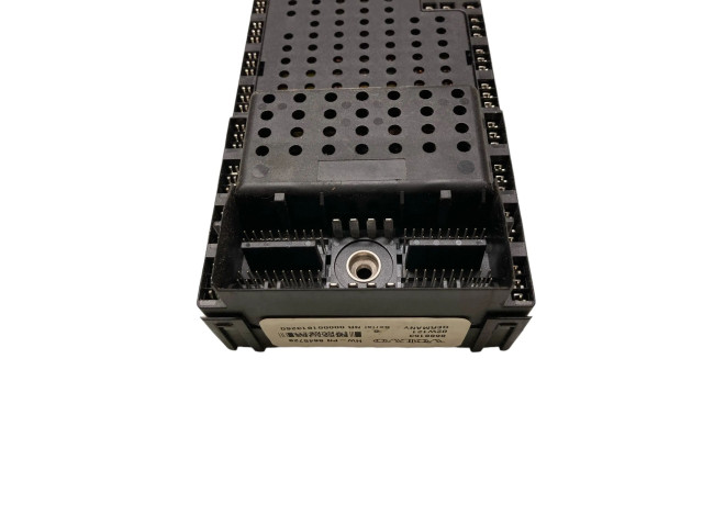   Pojistková skříňka 8688153, 0000018132   Volvo XC70 2001