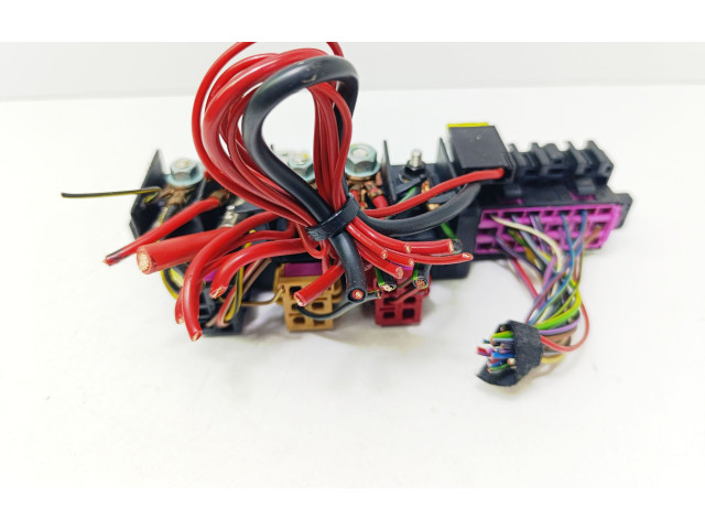 Блок предохранителей 8L0941822A   Skoda Superb B5 (3U)    