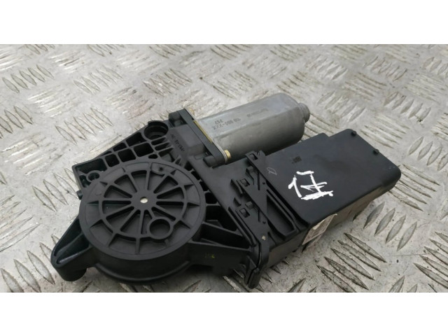 Передний двигатель механизма для подъема окон