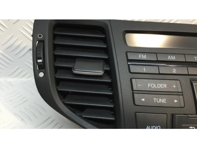 Радио/ проигрыватель CD/DVD / навигация