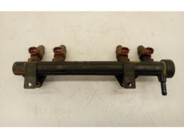 Топливная рампа 047133319, 847133321 Skoda Fabia Mk1 (6Y)