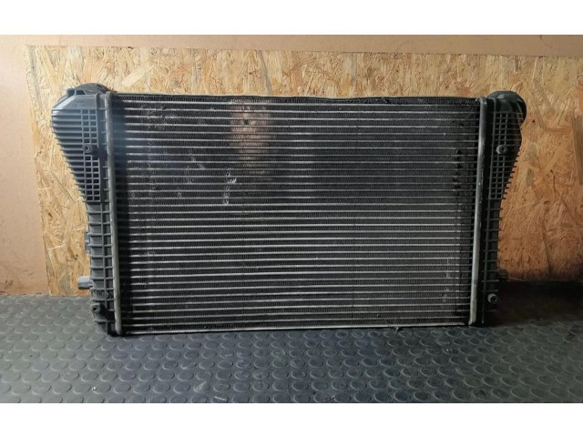Интеркулер 1K0145803E Skoda Octavia Mk2 (1Z)