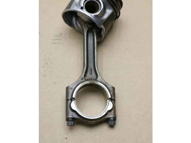 Поршень с шатуном D 5244 T12 174, 174 Volvo V70