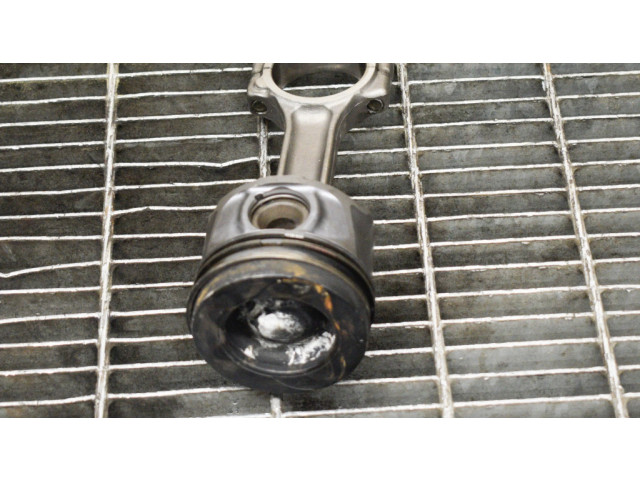 Поршень 120A18001R, 7701475074 Renault Clio IV для дизельного двигателя 1.5