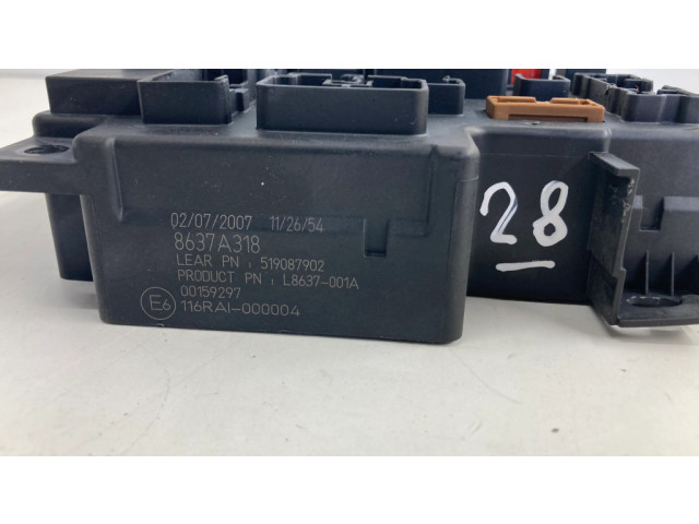 Блок предохранителей 8637A318   Citroen C-Crosser    