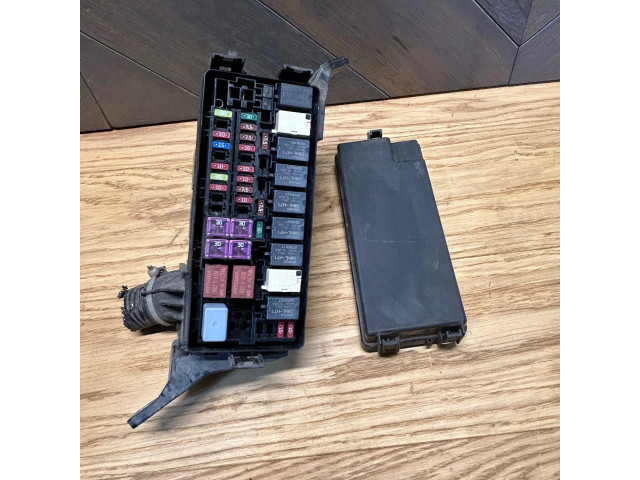 Блок предохранителей     Honda HR-V    