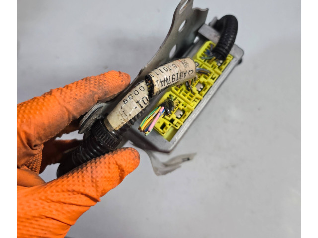 Блок управления надувных подушек 8917053040, 1523005071 Lexus IS 200-300