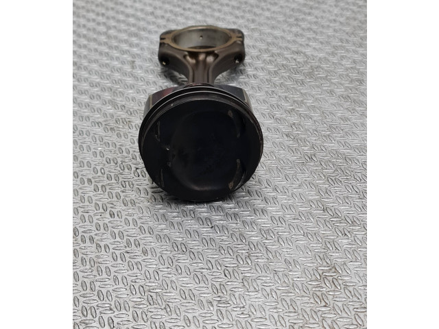  Поршень с шатуном    Audi A3 S3 8P  