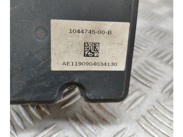 Блок АБС 104474500B, 110354100A Tesla Model 3 2017 - года