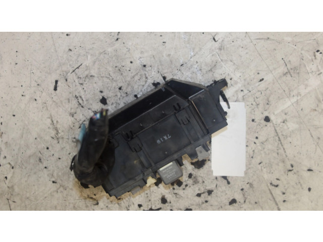 Блок предохранителей Daihatsu Materia