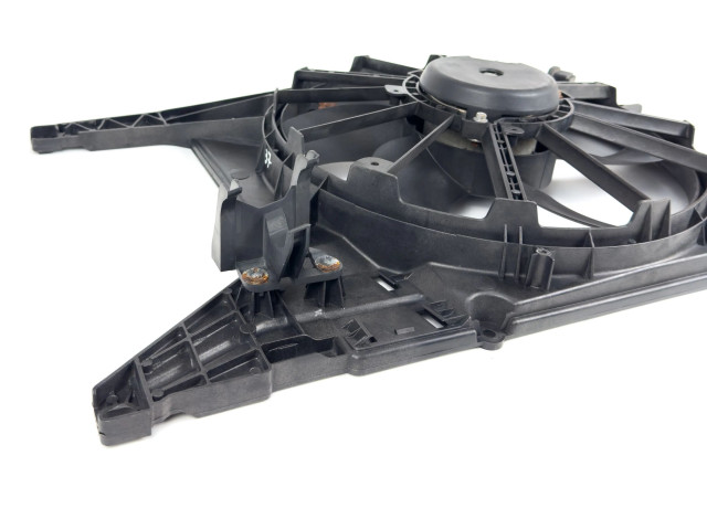 Вентилятор радиатора     8200702960    Dacia Duster 