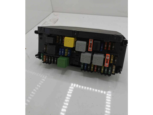 Pojistková skříňka A2129003514, A2129015204 Mercedes-Benz C W204 2012