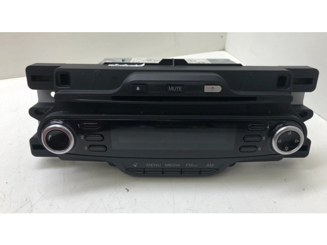 Радио/ проигрыватель CD/DVD / навигация