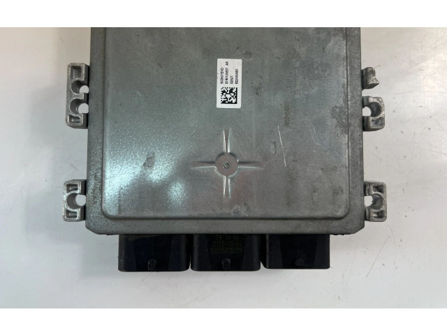 Блок управления двигателем Блок управления 31355669, S180134102B   Volvo V70