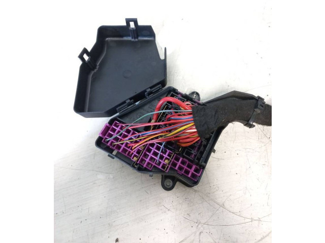 Блок предохранителей 8D2941824 Audi A6 S6 C6 4F