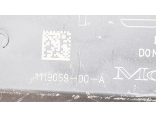 Блок предохранителей 109440500D, 111905900A Tesla Model S