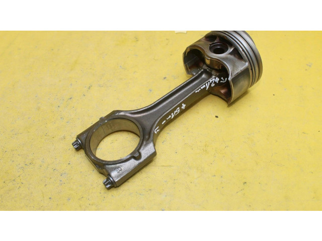  Поршень с шатуном    Skoda Octavia Mk2 (1Z)  