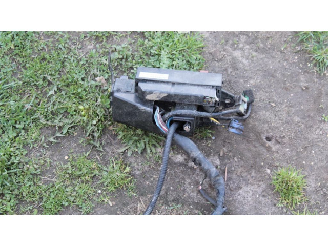 Блок предохранителей 82231SA000, 305143 Subaru Forester SG