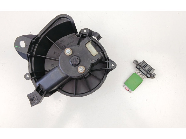 Вентилятор печки    77364956, 164230100   Fiat Punto (199)
