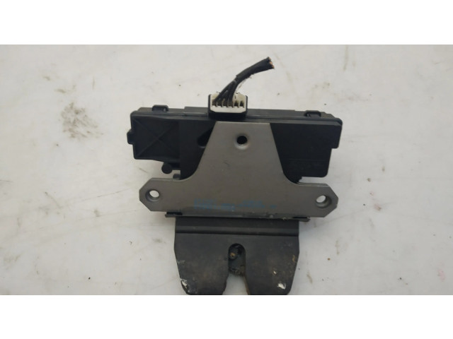 Замок задней крышки