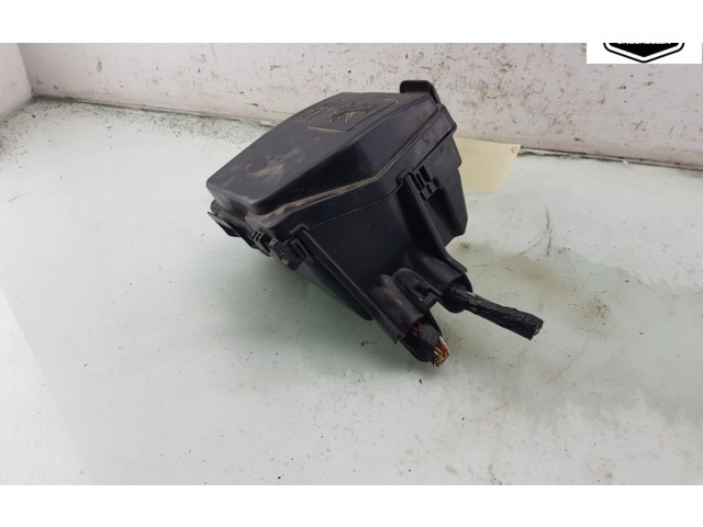 Блок предохранителей 243809584R, 243809584R Dacia Lodgy