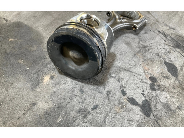  Поршень с шатуном DV5RD   Peugeot Partner III  