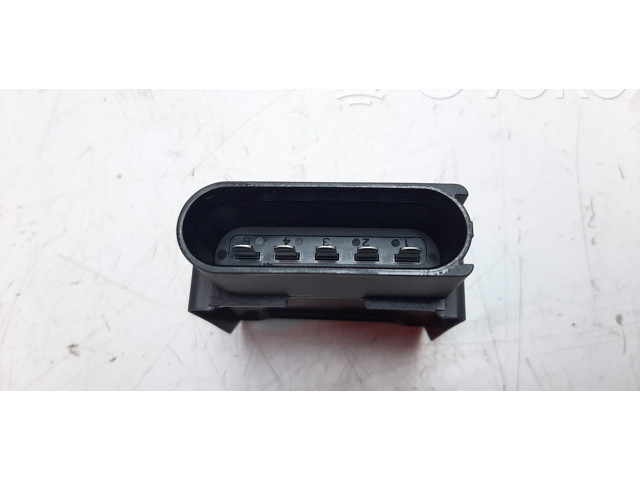 Блок управления 5Q0906093A   Audi Q3 F3