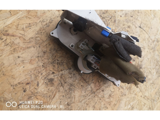 Блок управления климат-контролем MB947678, MB947677 Mitsubishi Carisma